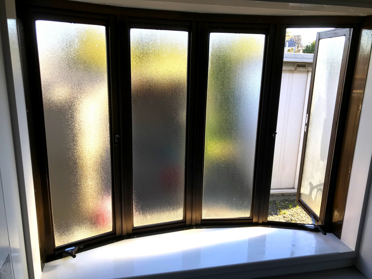 千葉南トーヨー住器の君津市　バスルーム内窓取り付け工事の施工前の写真1