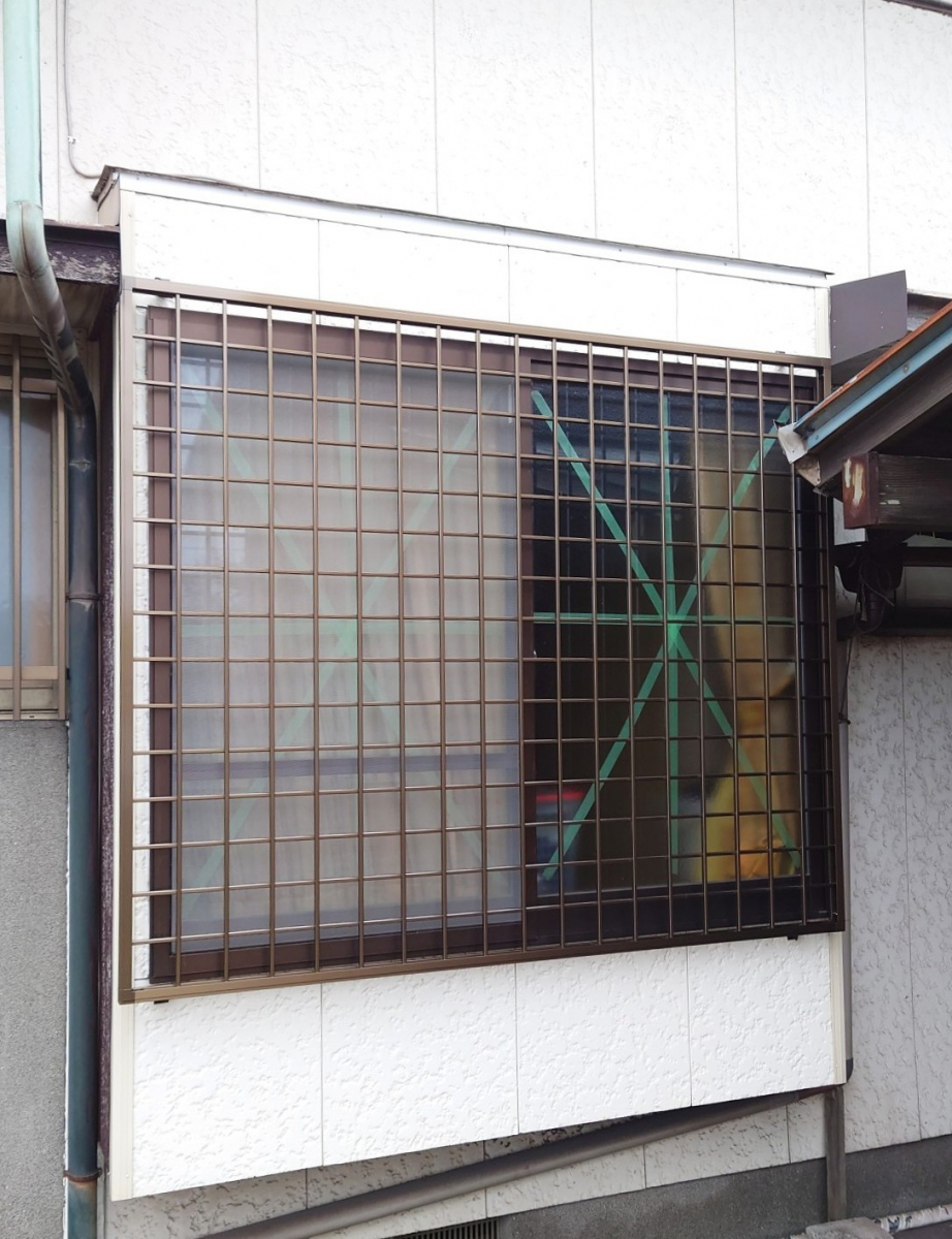 千葉南トーヨー住器の雨戸もシャッターもつけられない窓には?の施工後の写真1