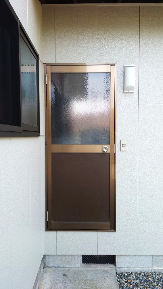 千葉南トーヨー住器のガラスのないドアに交換できますの施工前の写真1