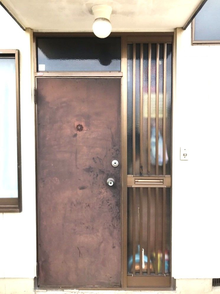 千葉南トーヨー住器のアパートのドア交換できますの施工前の写真1