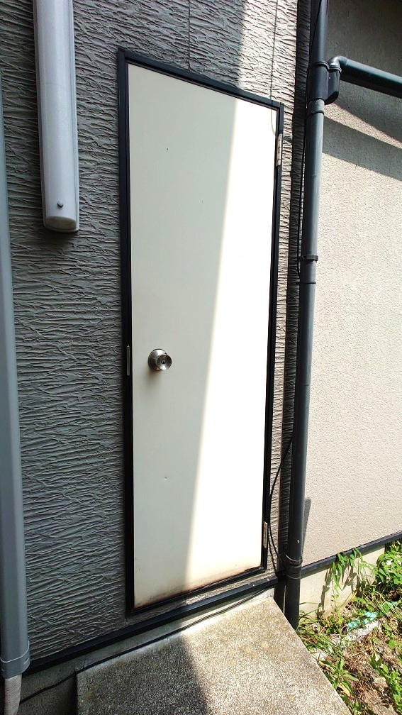 千葉南トーヨー住器の勝手口に風が通ると快適！の施工前の写真2