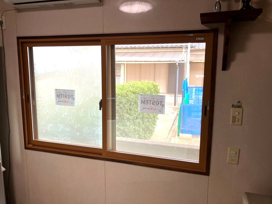 千葉南トーヨー住器のキッチンの北側に内窓の施工後の写真1