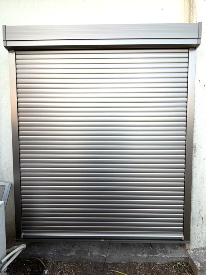 千葉南トーヨー住器の朝にはなかったシャッターが夜にはついていますの施工後の写真1