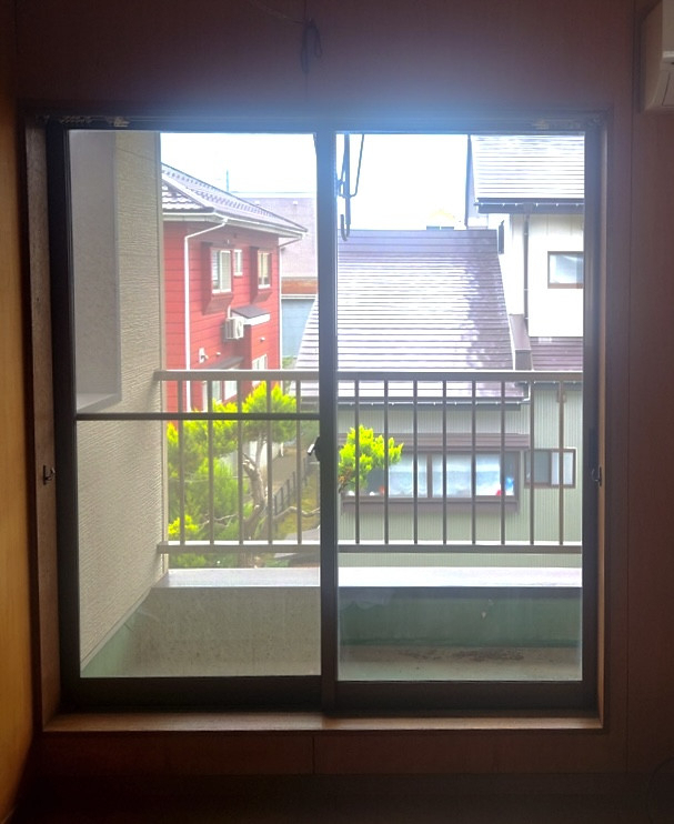 上越良い家創り応援隊のインプラス取付工事の施工前の写真2