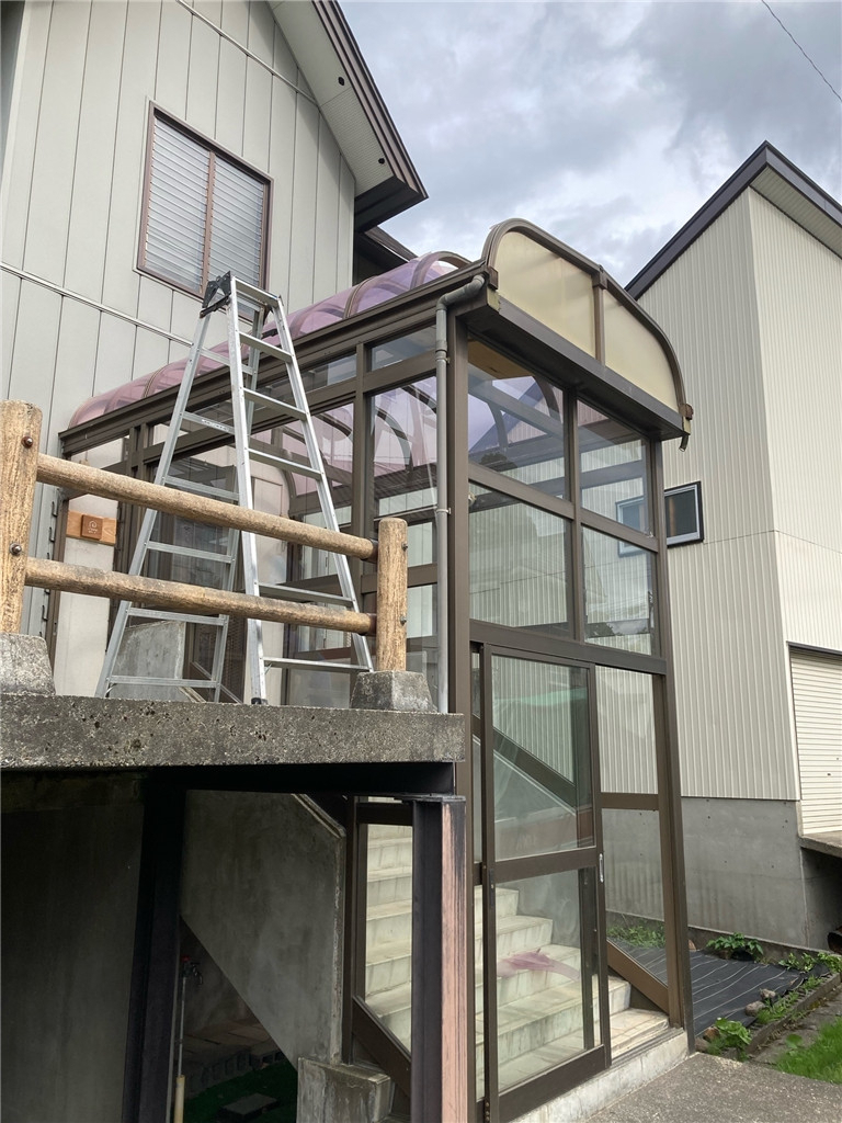 上越良い家創り応援隊の屋根パネル交換工事の施工前の写真2