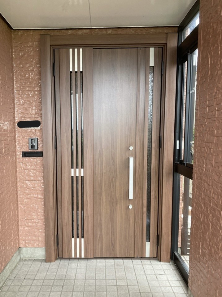 上越良い家創り応援隊の玄関リシェント工事の施工後の写真1