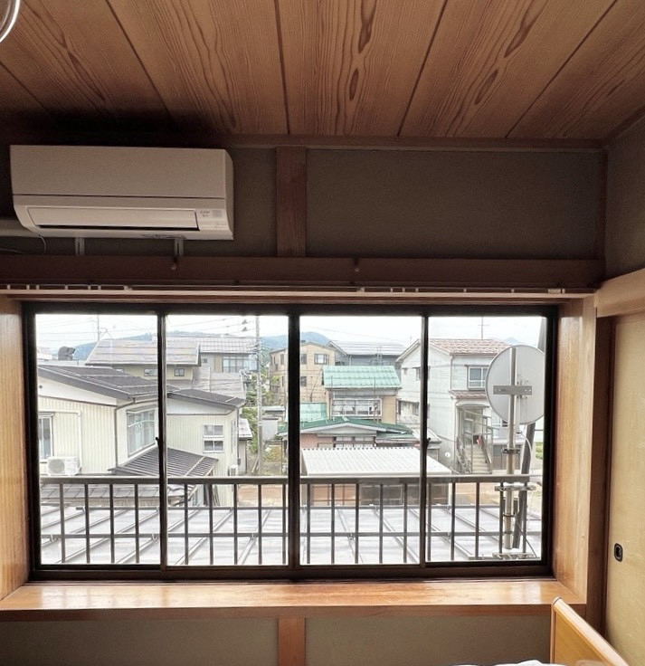 上越良い家創り応援隊のインプラス取付工事の施工前の写真1