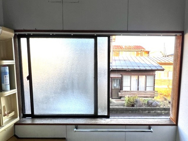 上越良い家創り応援隊のインプラス取付工事の施工前の写真1