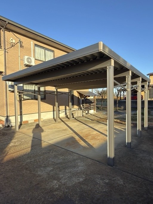 上越良い家創り応援隊のカーポートサイドパネル取付工事の施工前の写真1