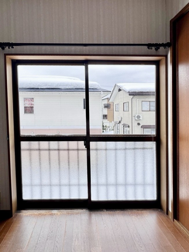 上越良い家創り応援隊のインプラス取付工事の施工前の写真1