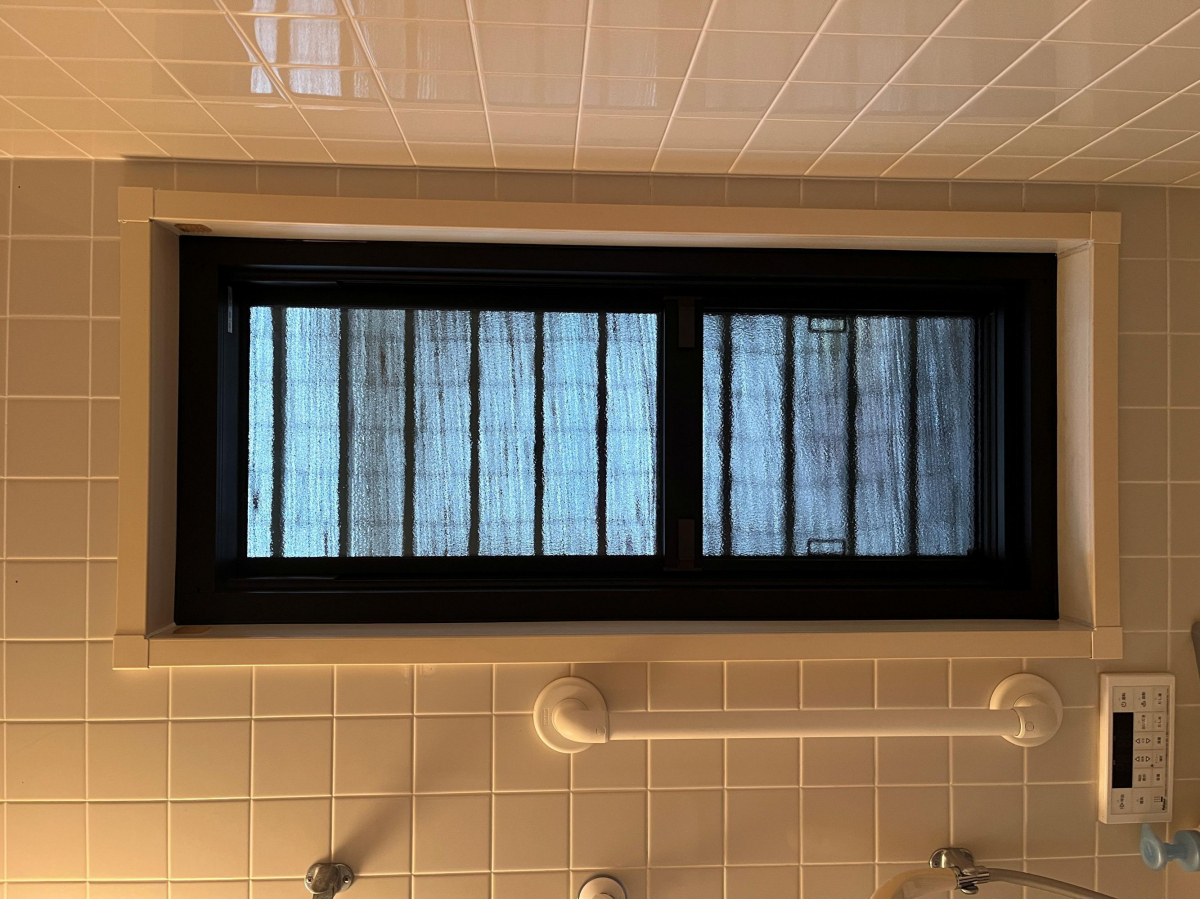 a i サービスの浴室上げ下げ窓の調子が悪いですの施工後の写真1