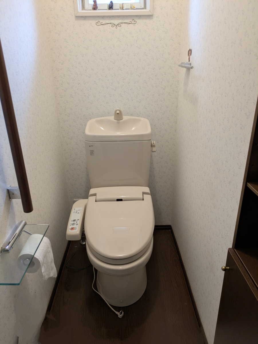 a i サービスのトイレ　リフォームの施工前の写真1