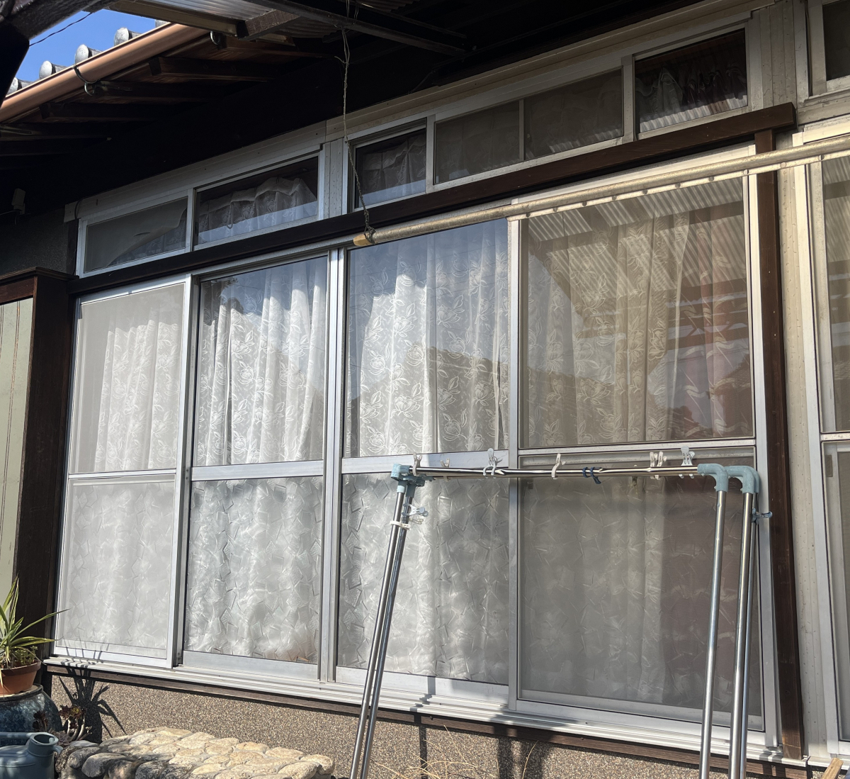 a i サービスのサッシ 取替工事の施工前の写真1