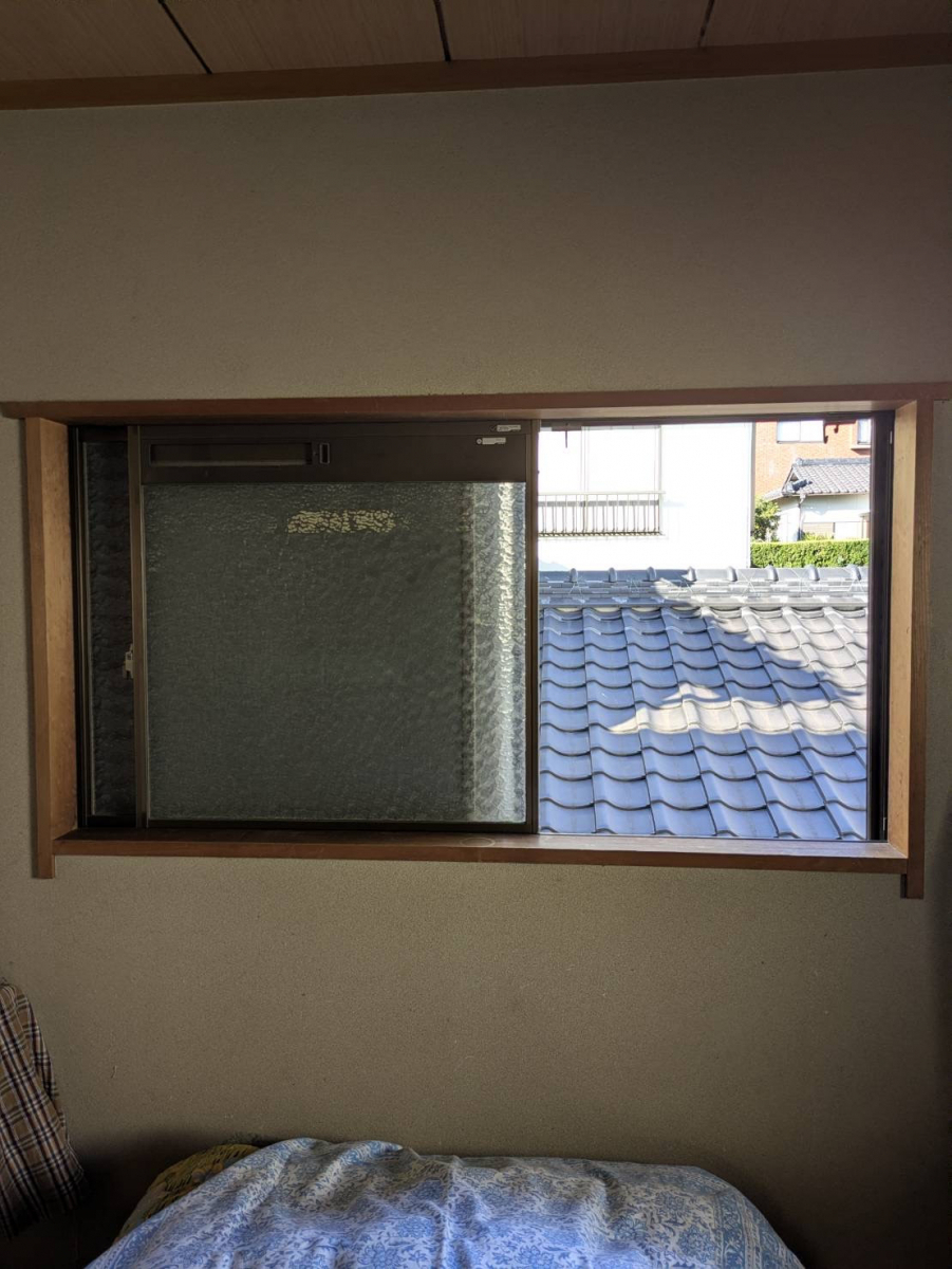 a i サービスの内窓の設置で冬の寒さと結露が大幅に改善しました！の施工前の写真1