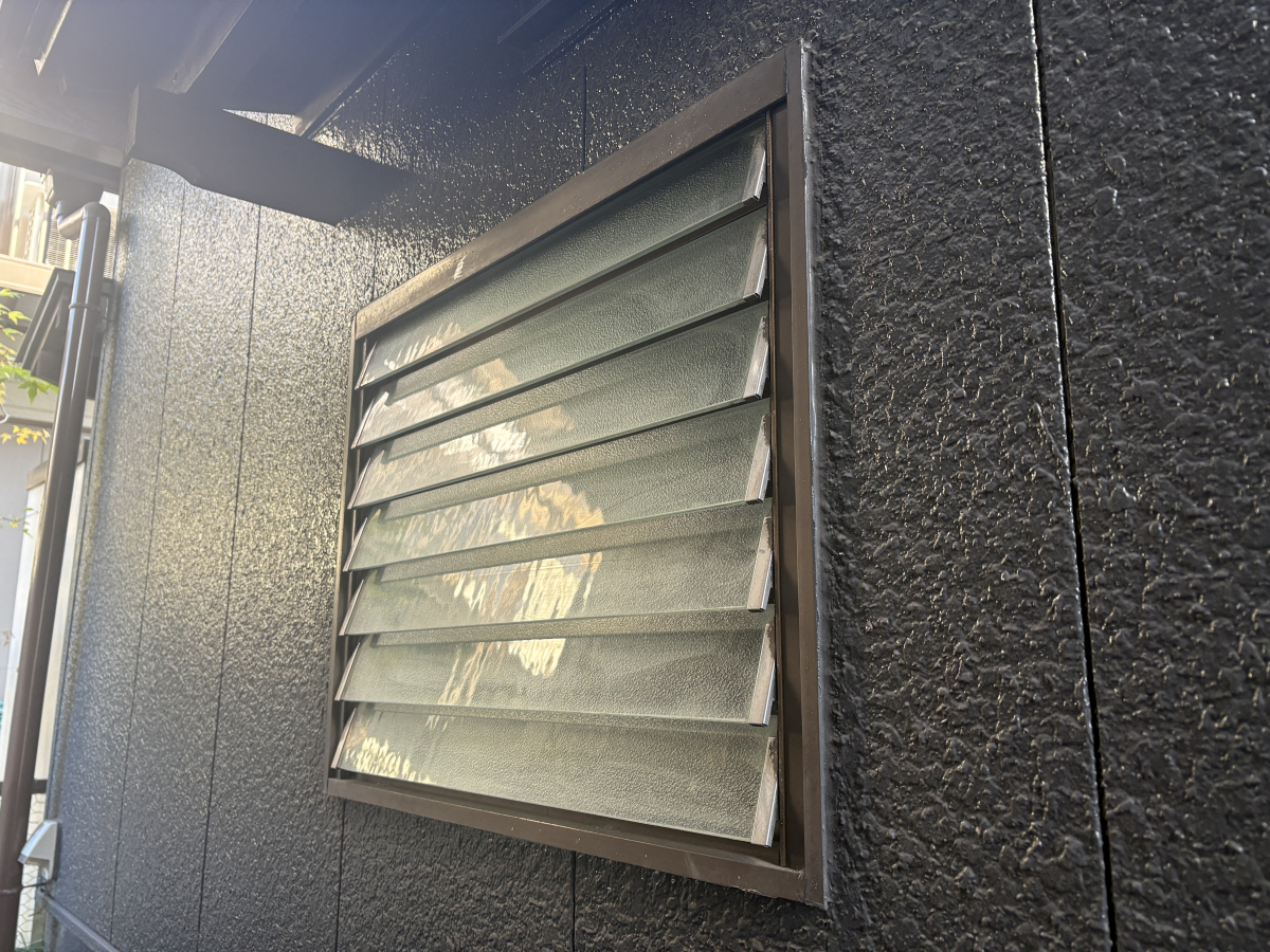 a i サービスの既存窓に面格子を取り付け、防犯性を高めましたの施工前の写真1