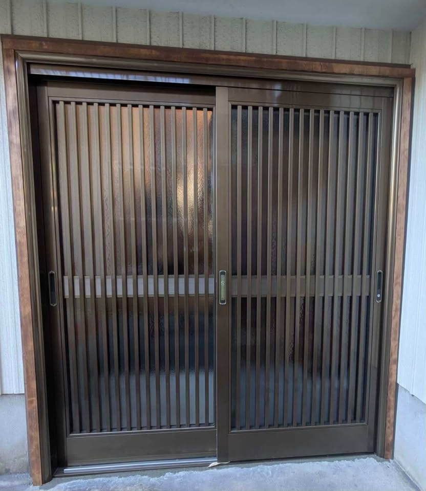 a i サービスの防犯対策のご相談をきっかけに玄関引戸を取替し、安心感と快適性を高めた施工事例です。の施工後の写真1