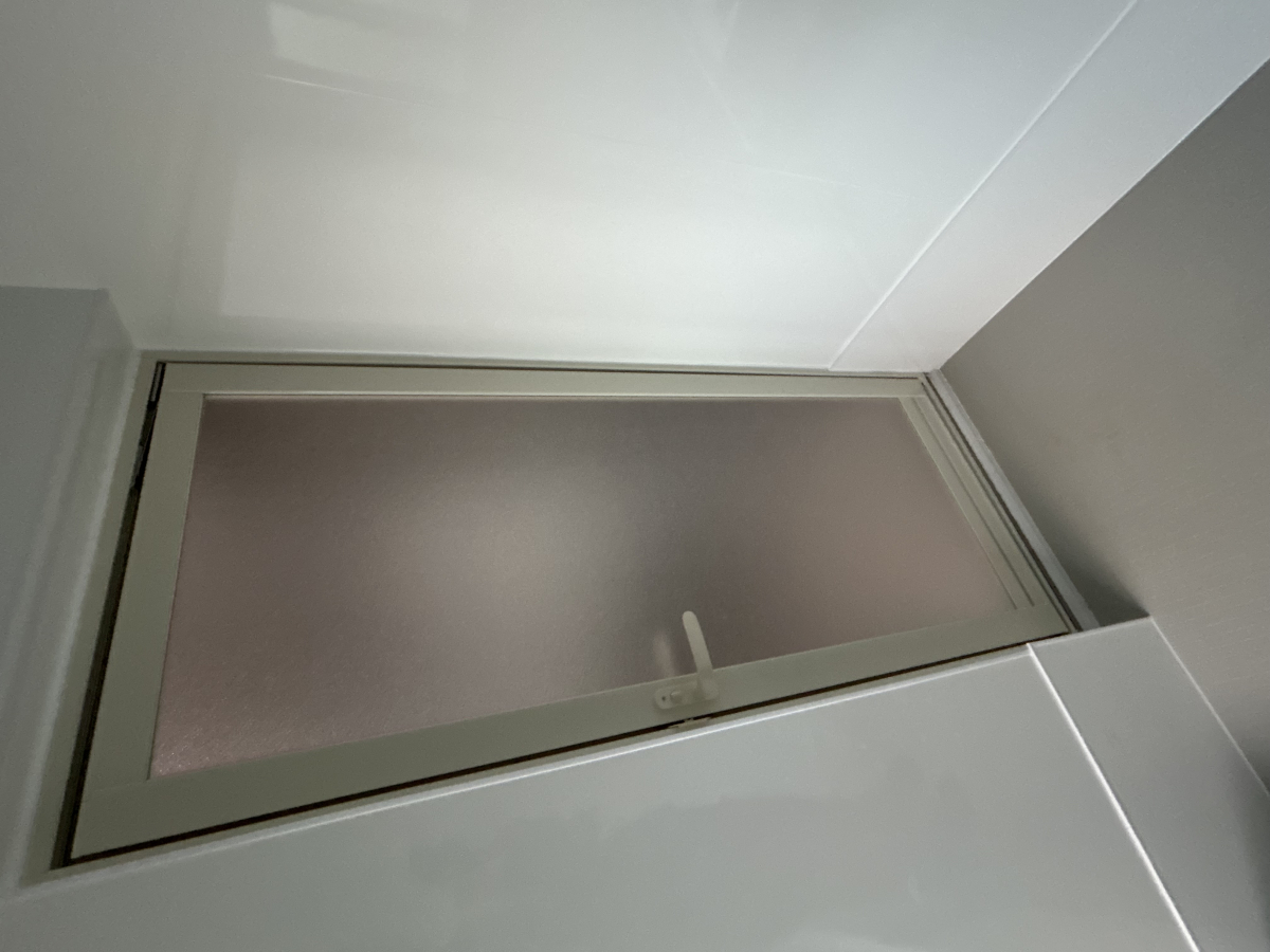 青山サッシ販売のリシェント浴室ドアカバ-工事☆の施工後の写真1