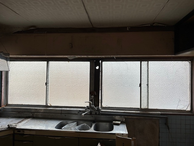 青山サッシ販売のリプラスカバ-工事(*^^)vの施工前の写真1