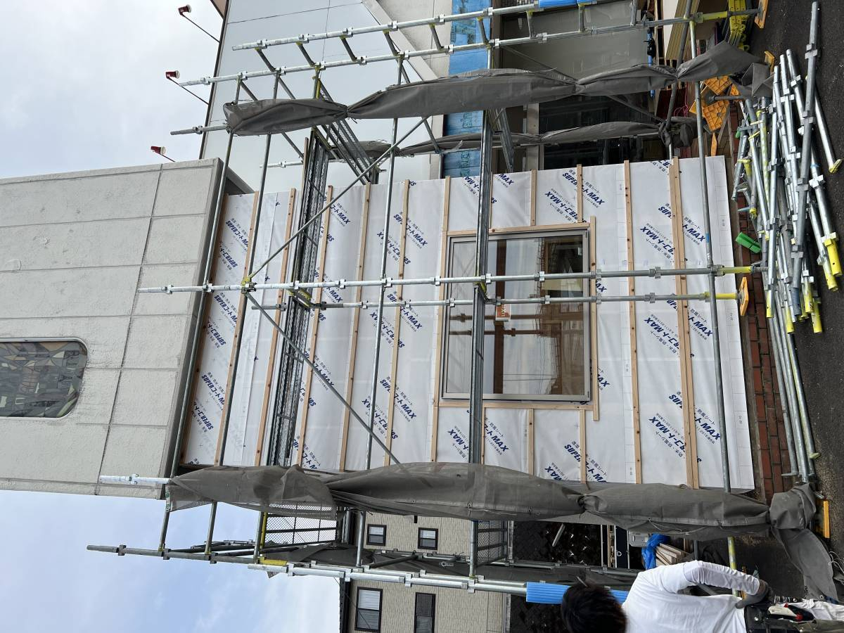 ギフマドAluminaMeisterの大板ガラスの割れ替え工事の施工後の写真1