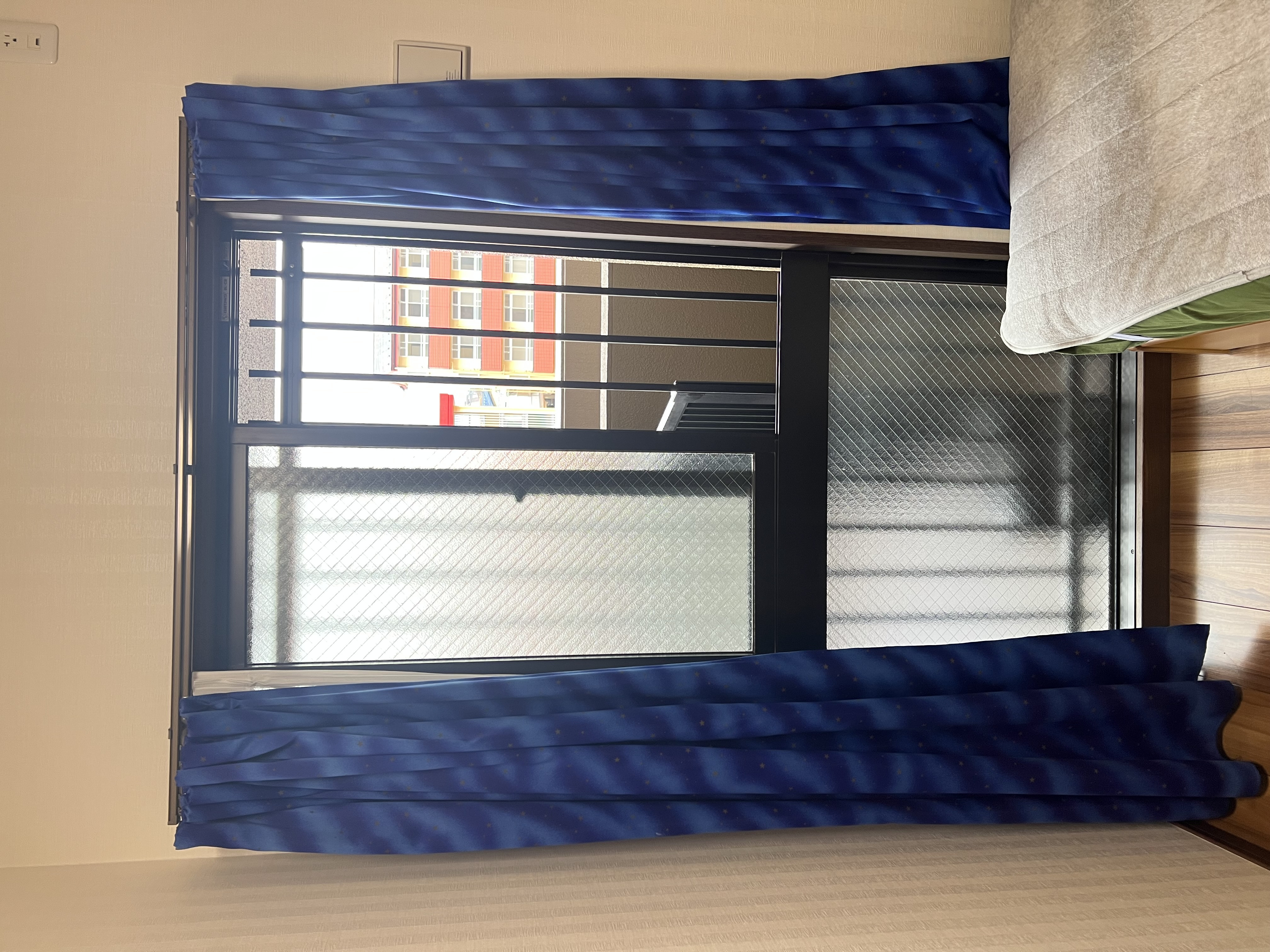 ギフマドAluminaMeisterの☆内窓インプラス☆マンションでお問い合わせの多い【段窓バージョン】の施工事例です♪の施工前の写真1