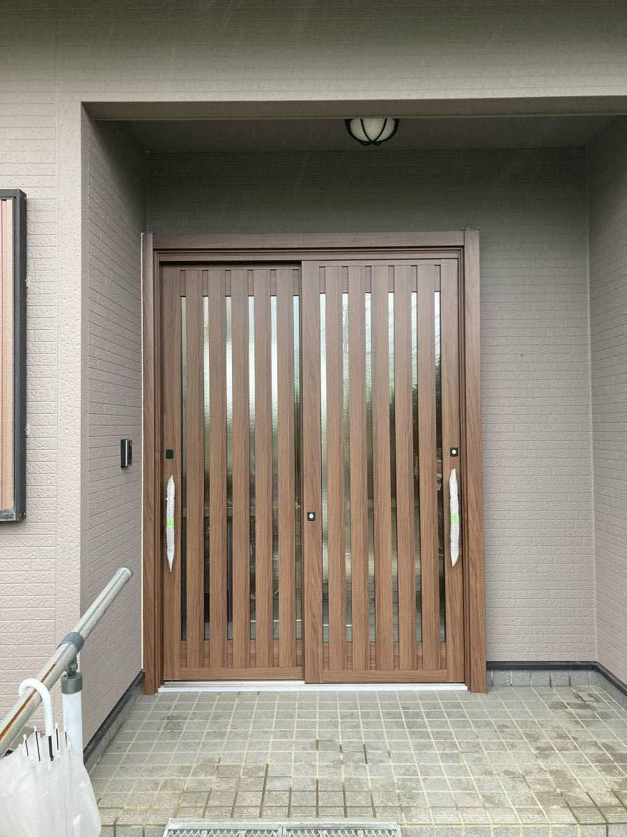 フェニックストーヨー住器の玄関ドア交換（リシェント）の施工後の写真2