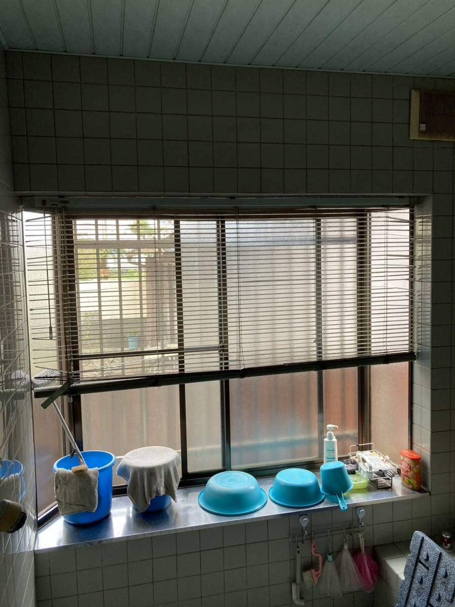 フェニックストーヨー住器の浴室ブラインド取付の施工前の写真1