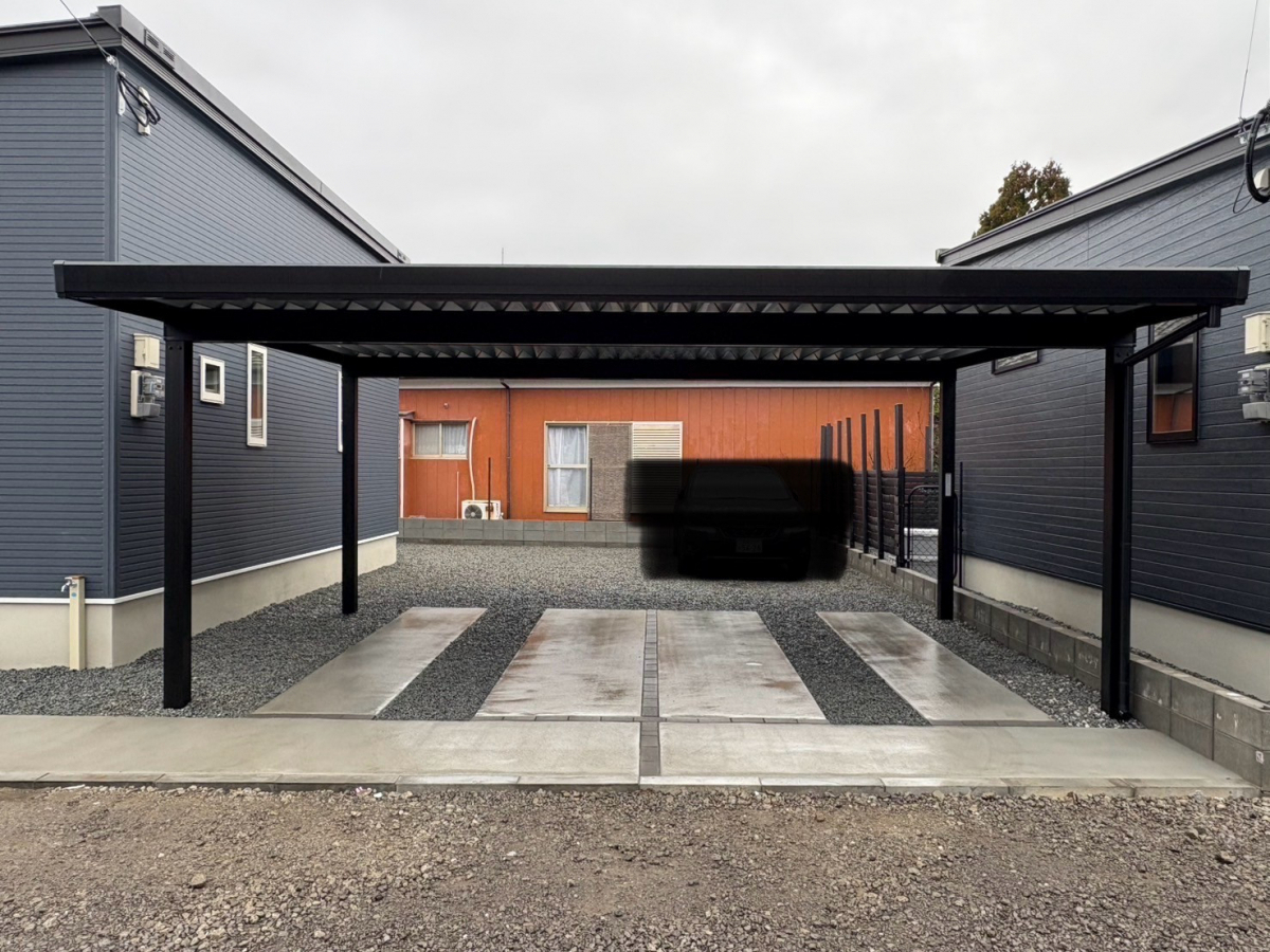 フェニックストーヨー住器の新築戸建てにカーポート「SW」を設置しました！の施工後の写真1
