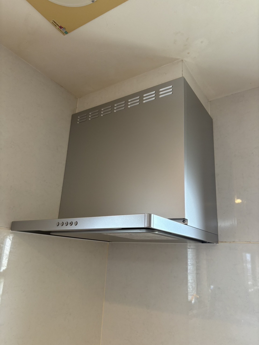 フェニックストーヨー住器の【キッチン】レンジフードのみの取替も可能です!の施工後の写真1