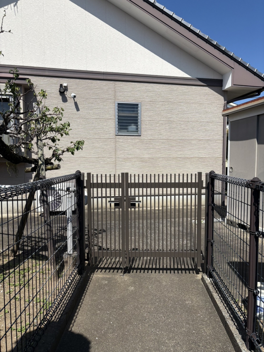 フェニックストーヨー住器の【門扉取替】玄関まわりリフォームの施工後の写真1