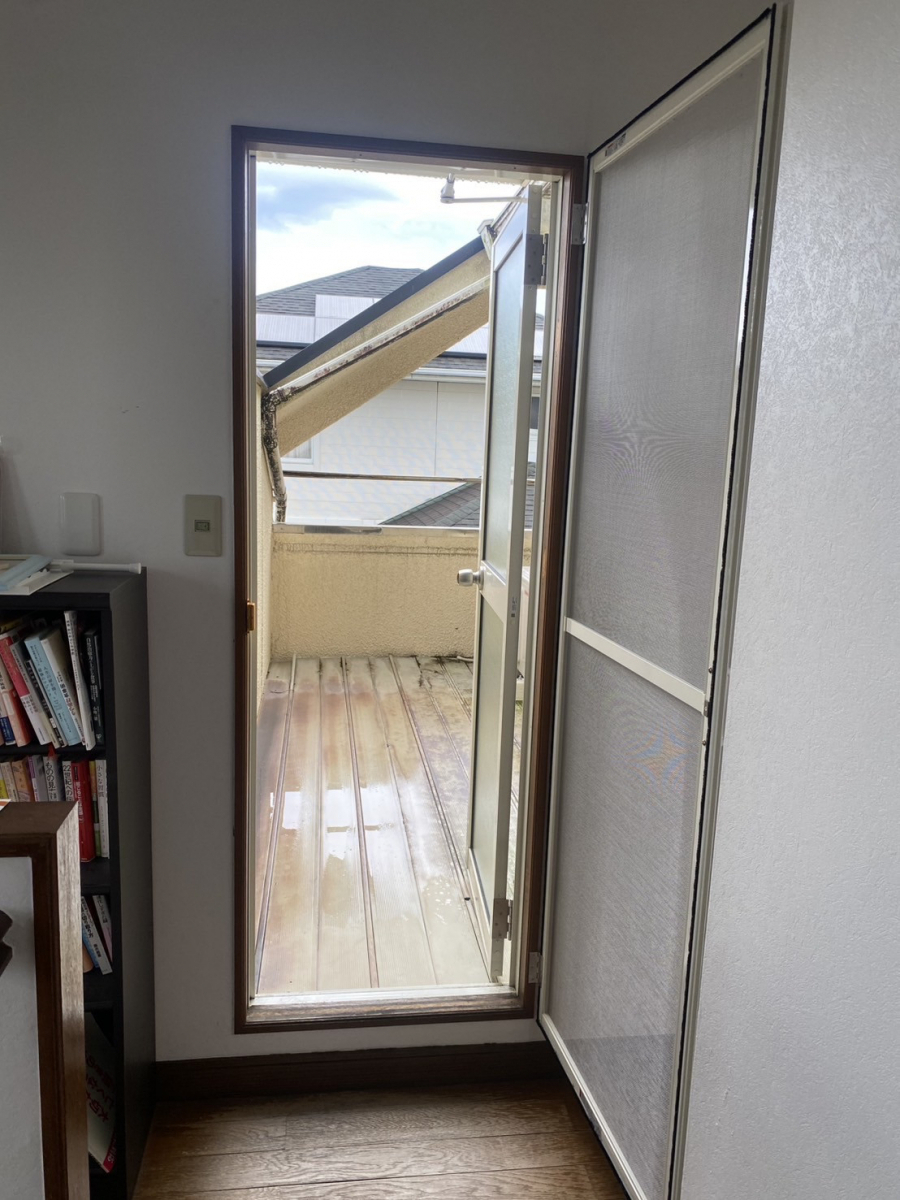 フェニックストーヨー住器の【ペット対策】家族のための安心・安全な網戸の施工後の写真2