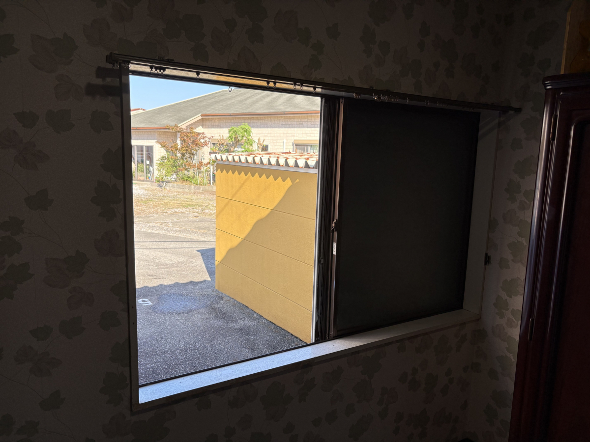 フェニックストーヨー住器の【先進的窓リノベ】内窓インプラスを設置しました！の施工前の写真3