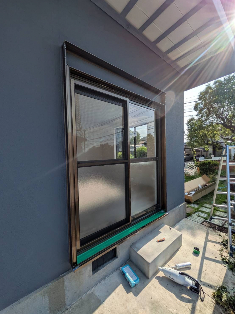 フェニックストーヨー住器の【防災・防犯】後付けシャッターを取り付けました！の施工前の写真2