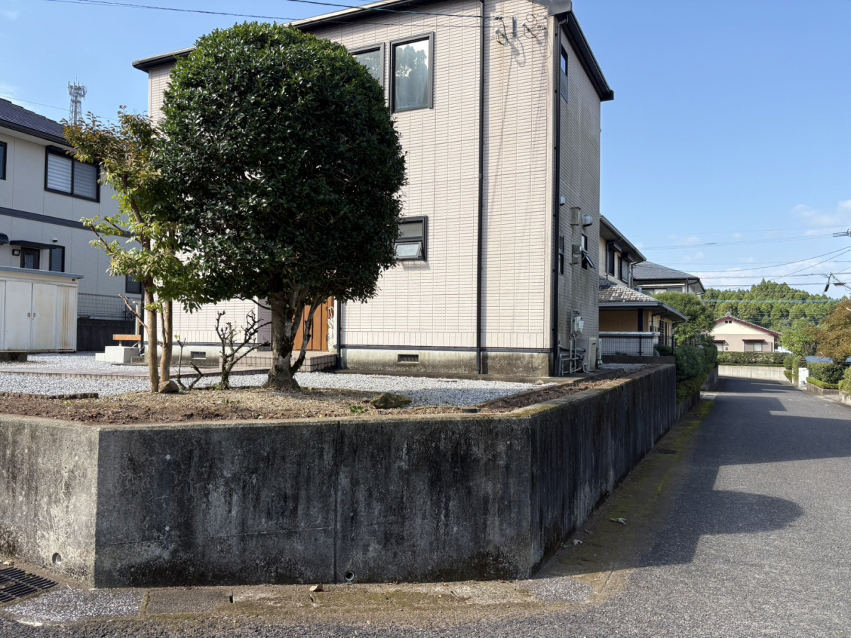 フェニックストーヨー住器の【LIXILフェンス】見た目もすっきりスタイリッシュに！の施工前の写真2