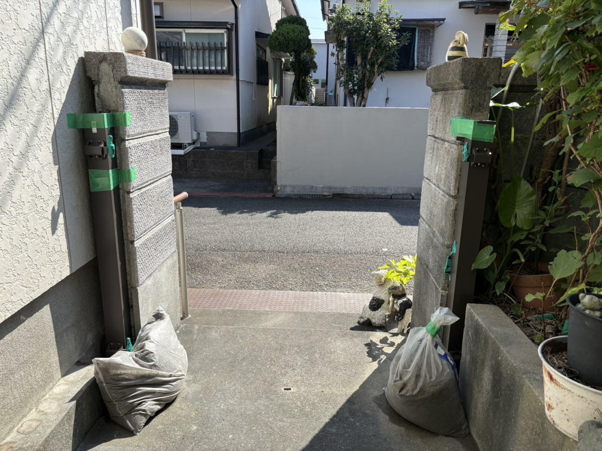 フェニックストーヨー住器の【門扉取替】玄関まわりリフォームの施工前の写真3