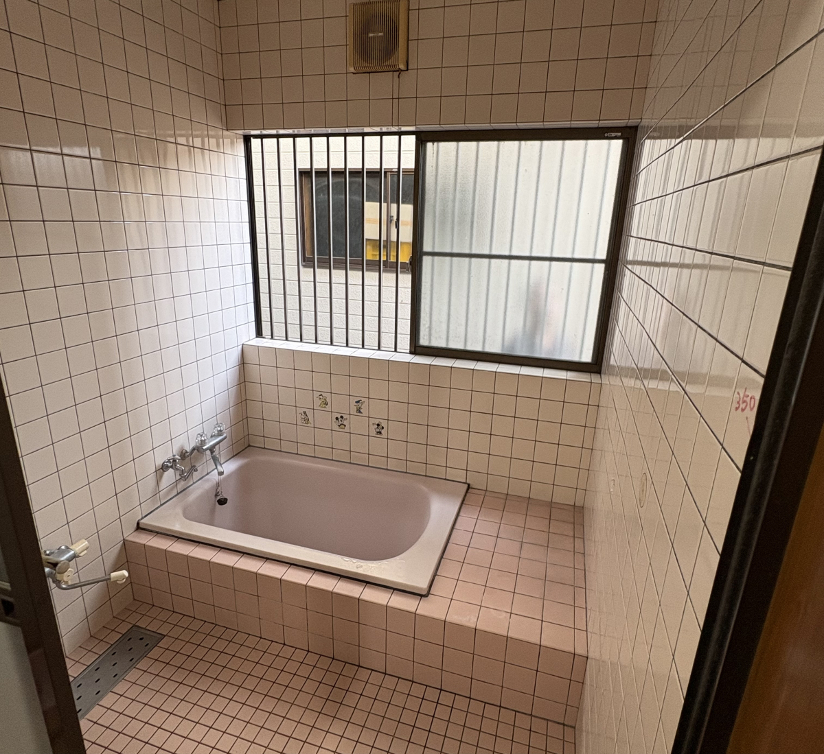 フェニックストーヨー住器の【戸建フルリフォーム①】浴室を快適な空間に！の施工前の写真1