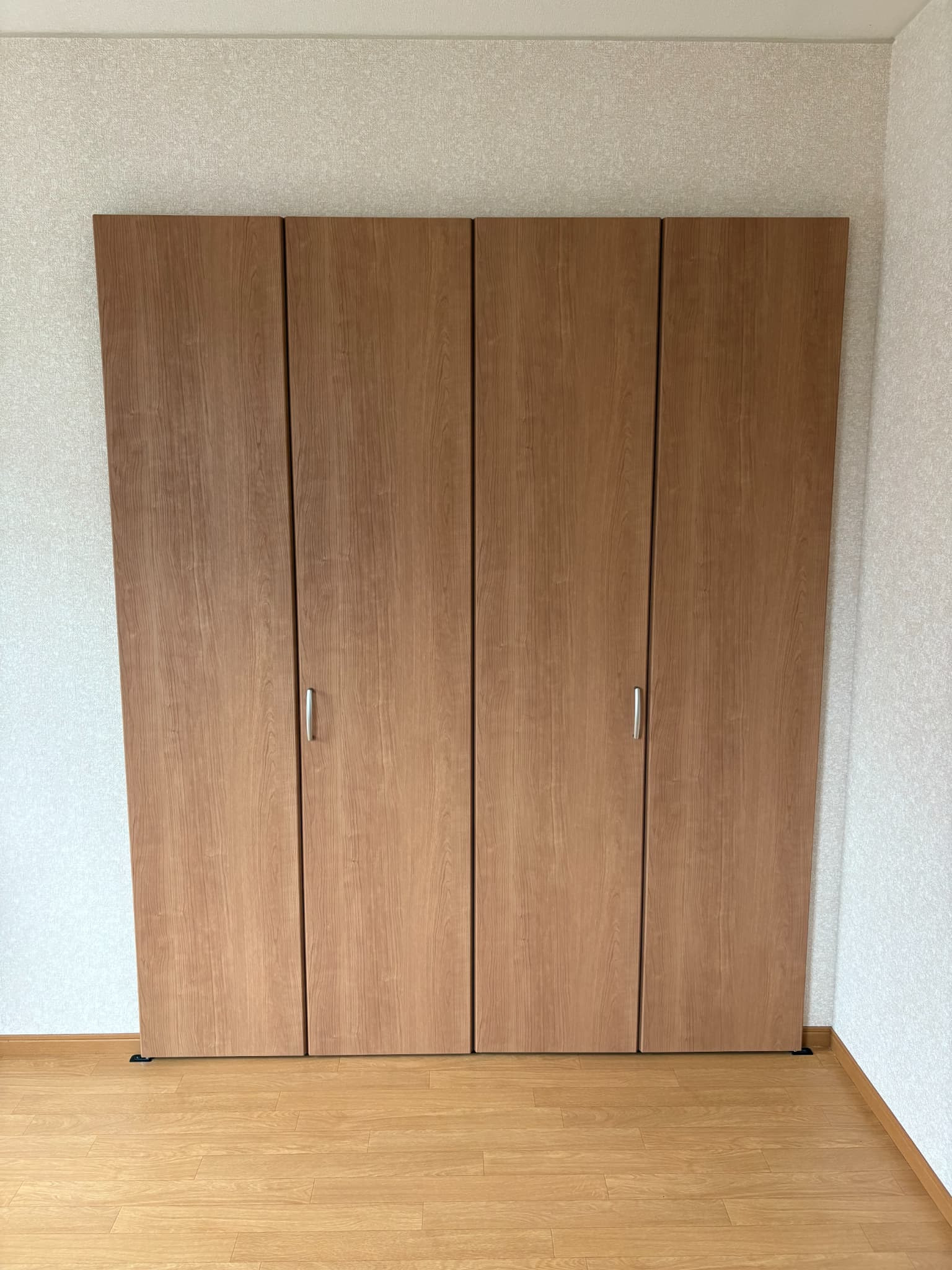 フェニックストーヨー住器の【室内建具】古いクローゼットを新品同様に！の施工後の写真1