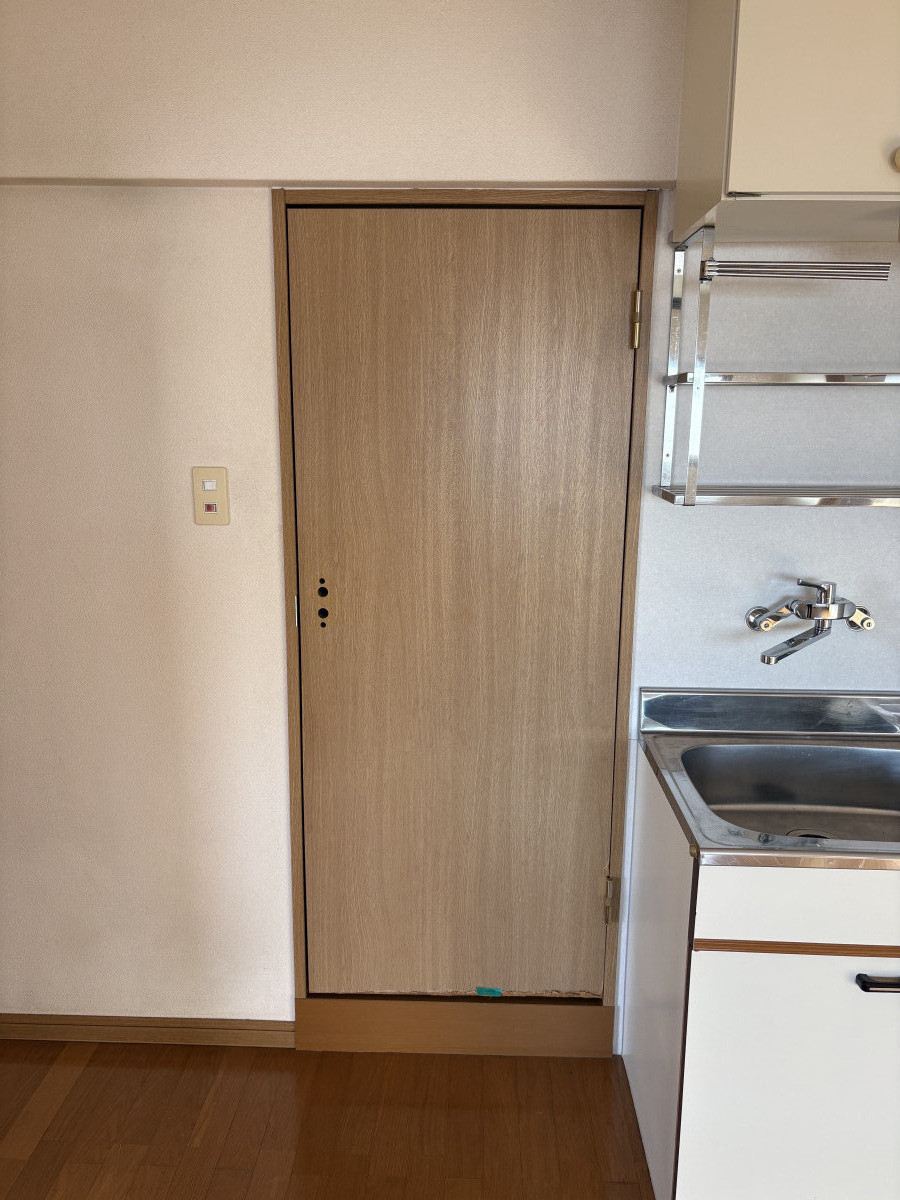 フェニックストーヨー住器の【室内ドア】建具交換の施工前の写真1