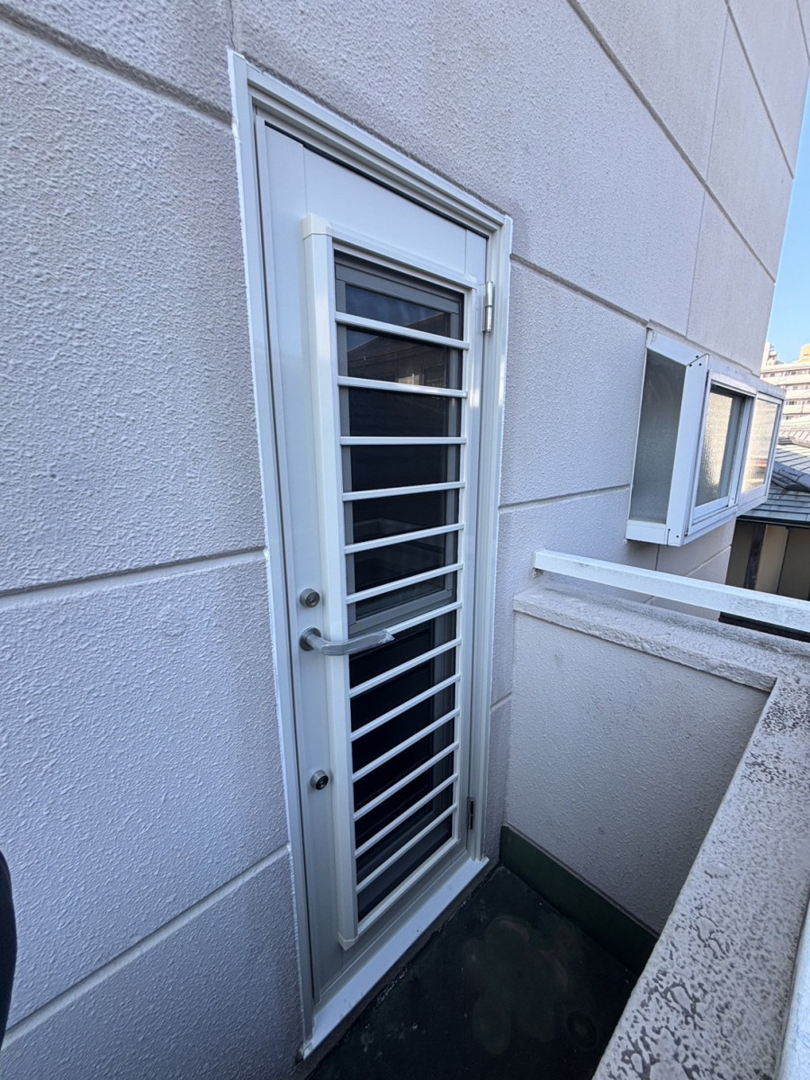 フェニックストーヨー住器の【リシェント】　勝手口ドアの施工後の写真2