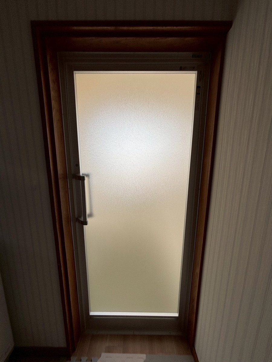 フェニックストーヨー住器の【浴室ドア】ドアのお取替えをしました！の施工後の写真2