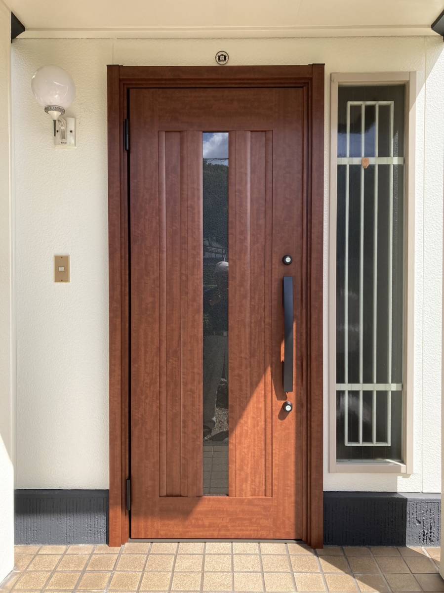 水島アルミトーヨー住器の玄関ドア取替え　の施工後の写真1