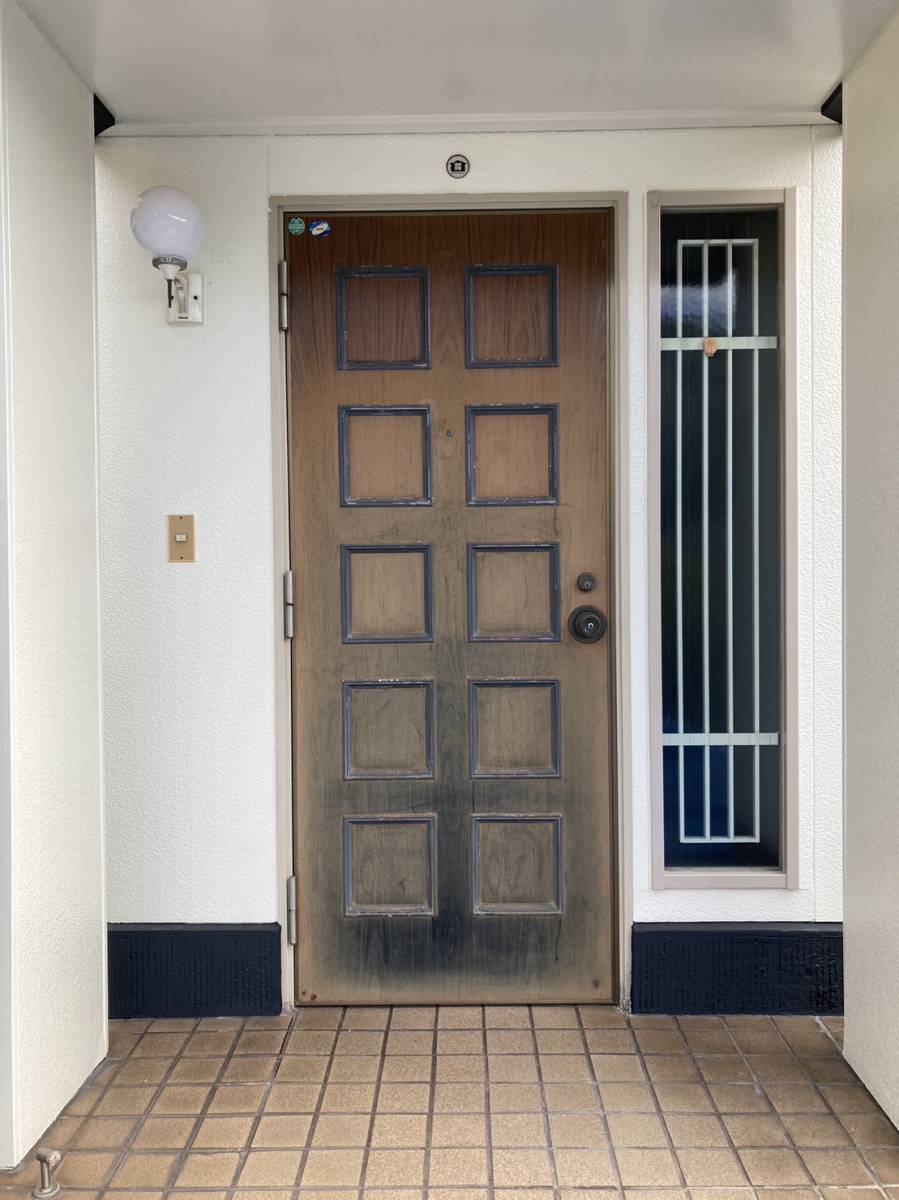 水島アルミトーヨー住器の玄関ドア取替え　の施工前の写真1