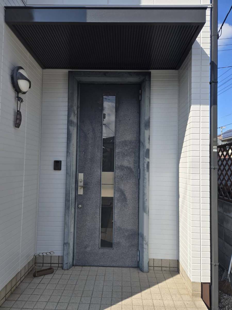 水島アルミトーヨー住器のリシェント玄関ドア　C12N型の施工前の写真1