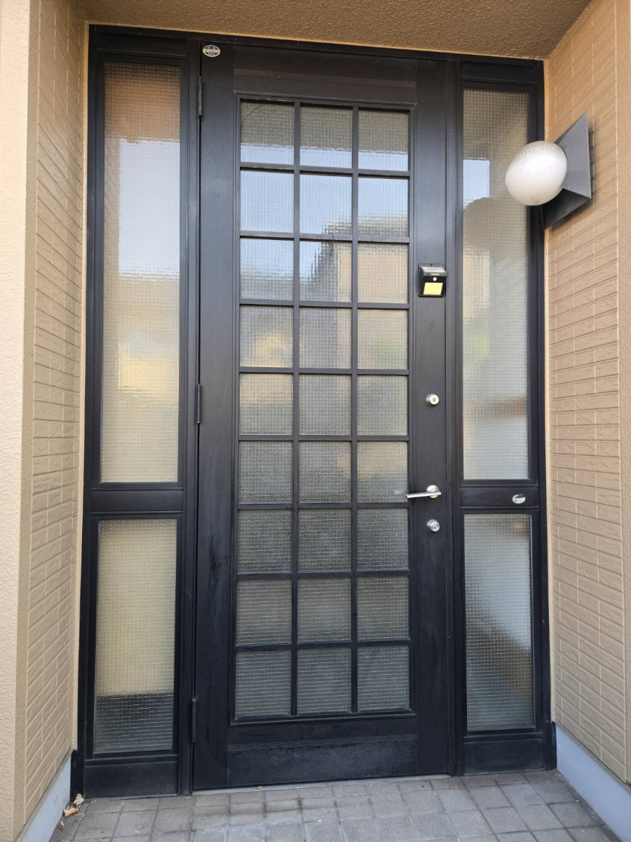 水島アルミトーヨー住器のリシェント玄関ドアの施工前の写真1