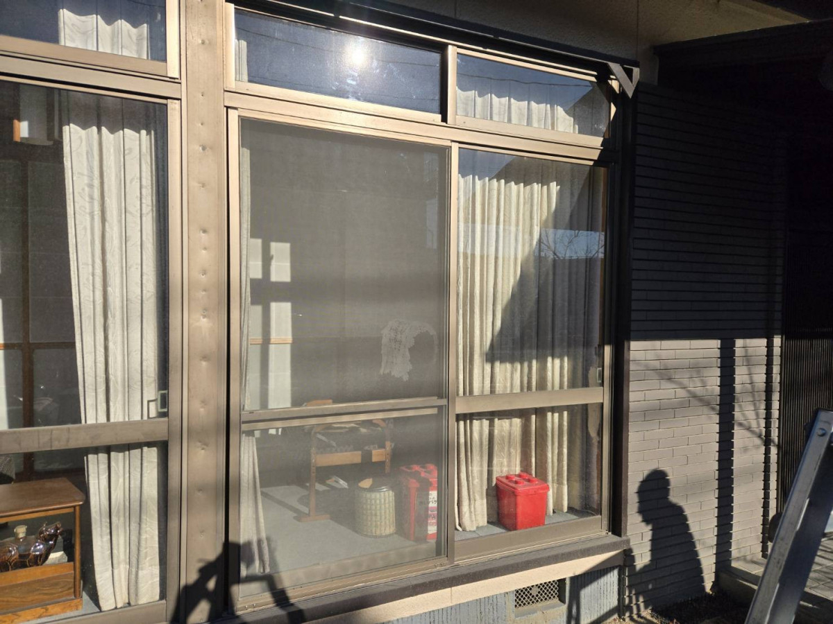 水島アルミトーヨー住器の古い窓を壊さず、１日で快適なリフォームへの施工前の写真2