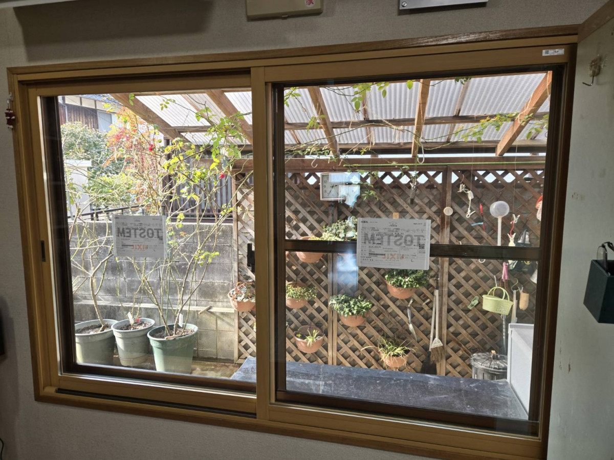 水島アルミトーヨー住器の光と木のぬくもりを感じる、内窓インプラスのある暮らしの施工後の写真1