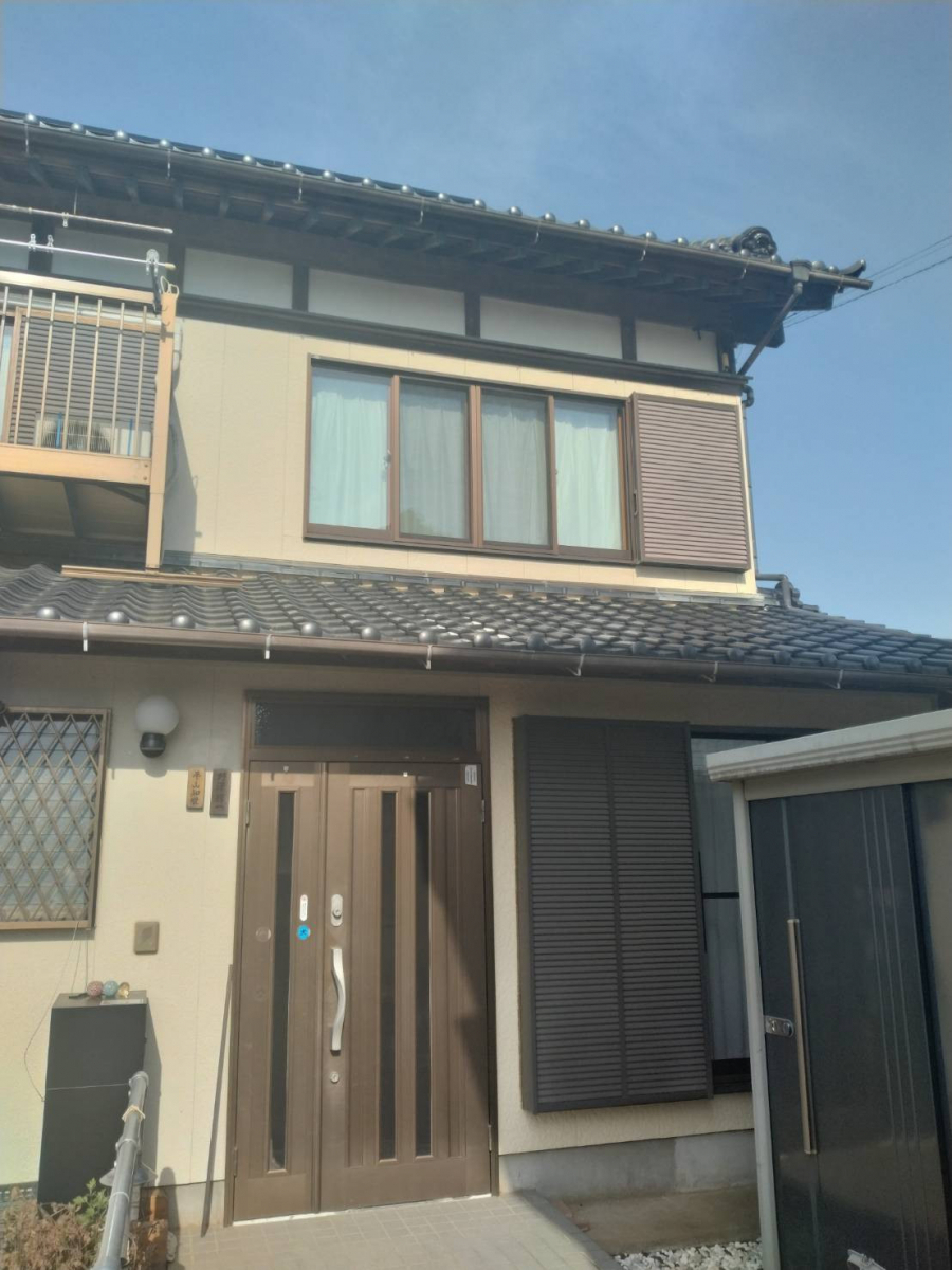 クボガラスの後付けの屋根置き式バルコニーを取付しましたの施工前の写真1