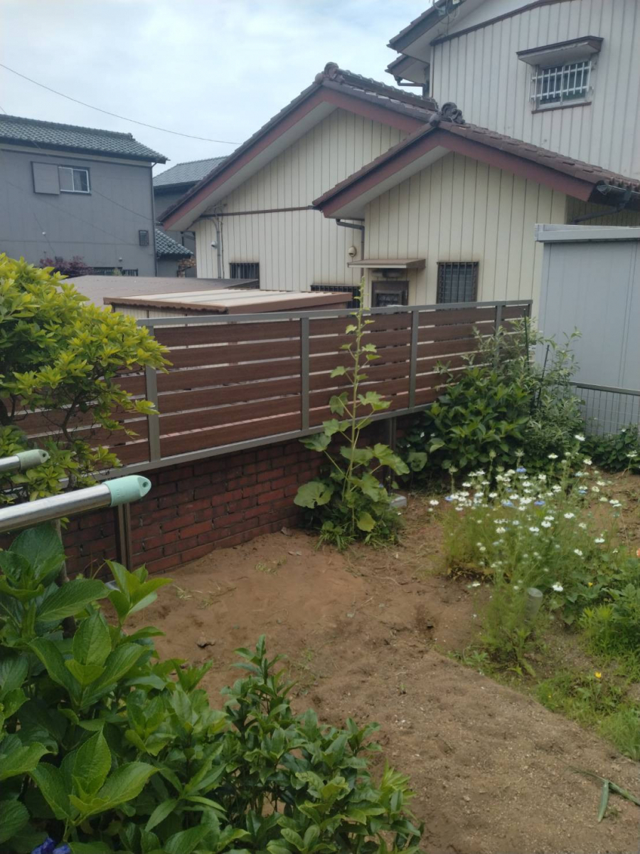クボガラスの目隠し・防犯・装飾に...フェンスを取り付けました🏠の施工後の写真1