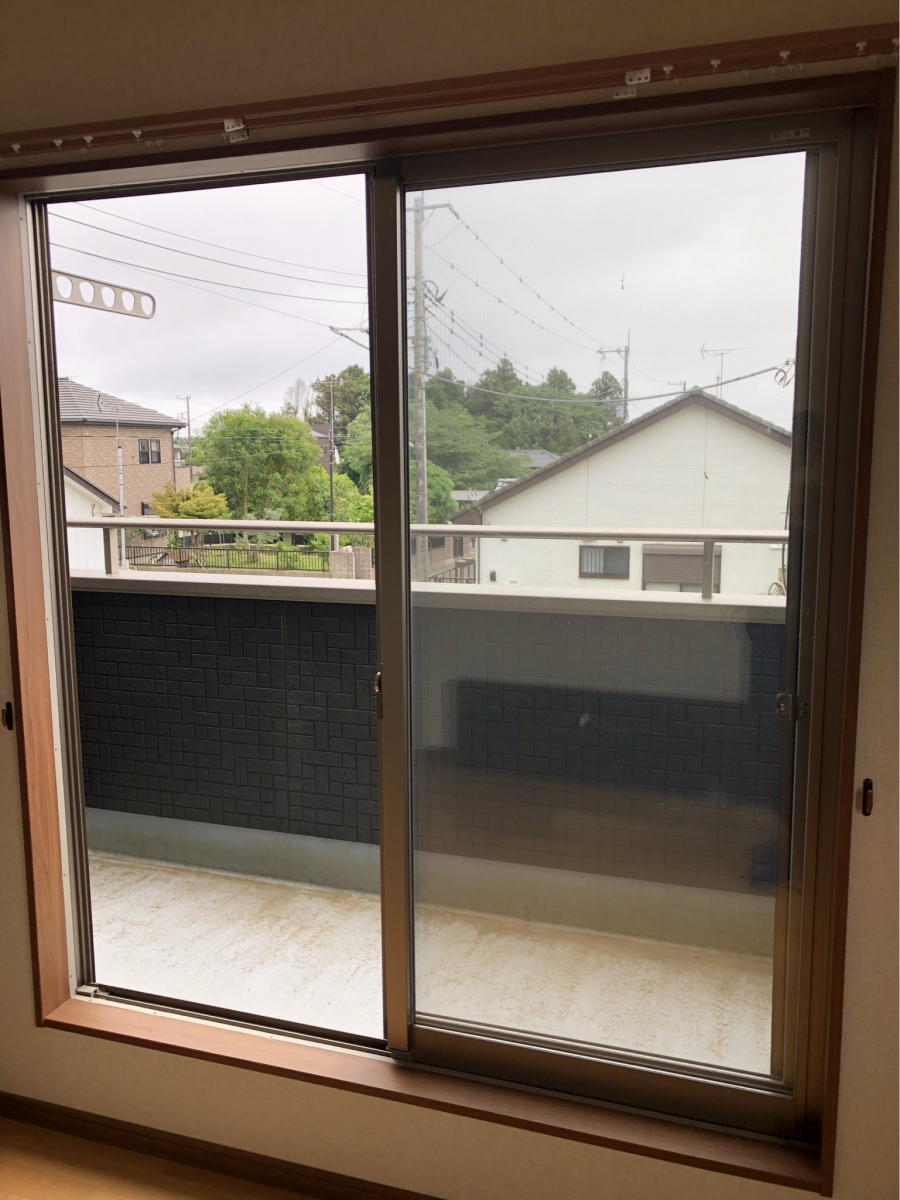クボガラスの「冷房効率が段違い！🎐」夏の暑さをシャットアウトの施工前の写真1