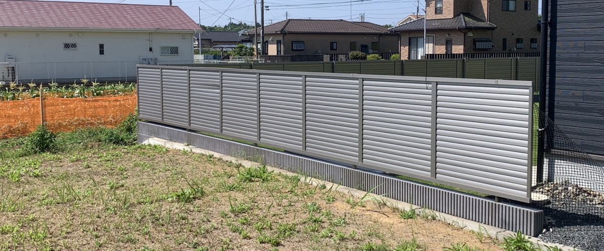 クボガラスのフェンスAB補修工事の施工前の写真1