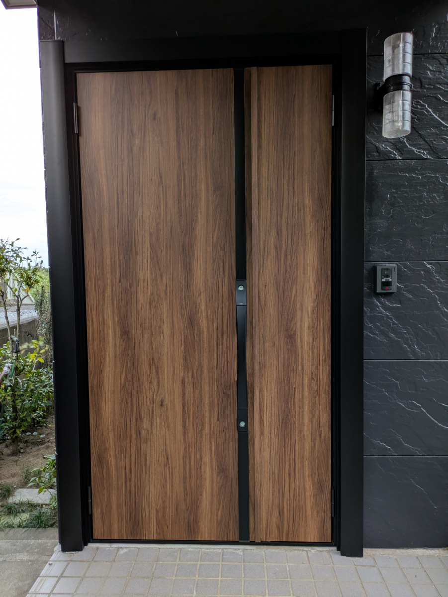 クボガラスの「リビングから廊下へ出ると寒い…」そんなご家庭にオススメです！の施工後の写真1